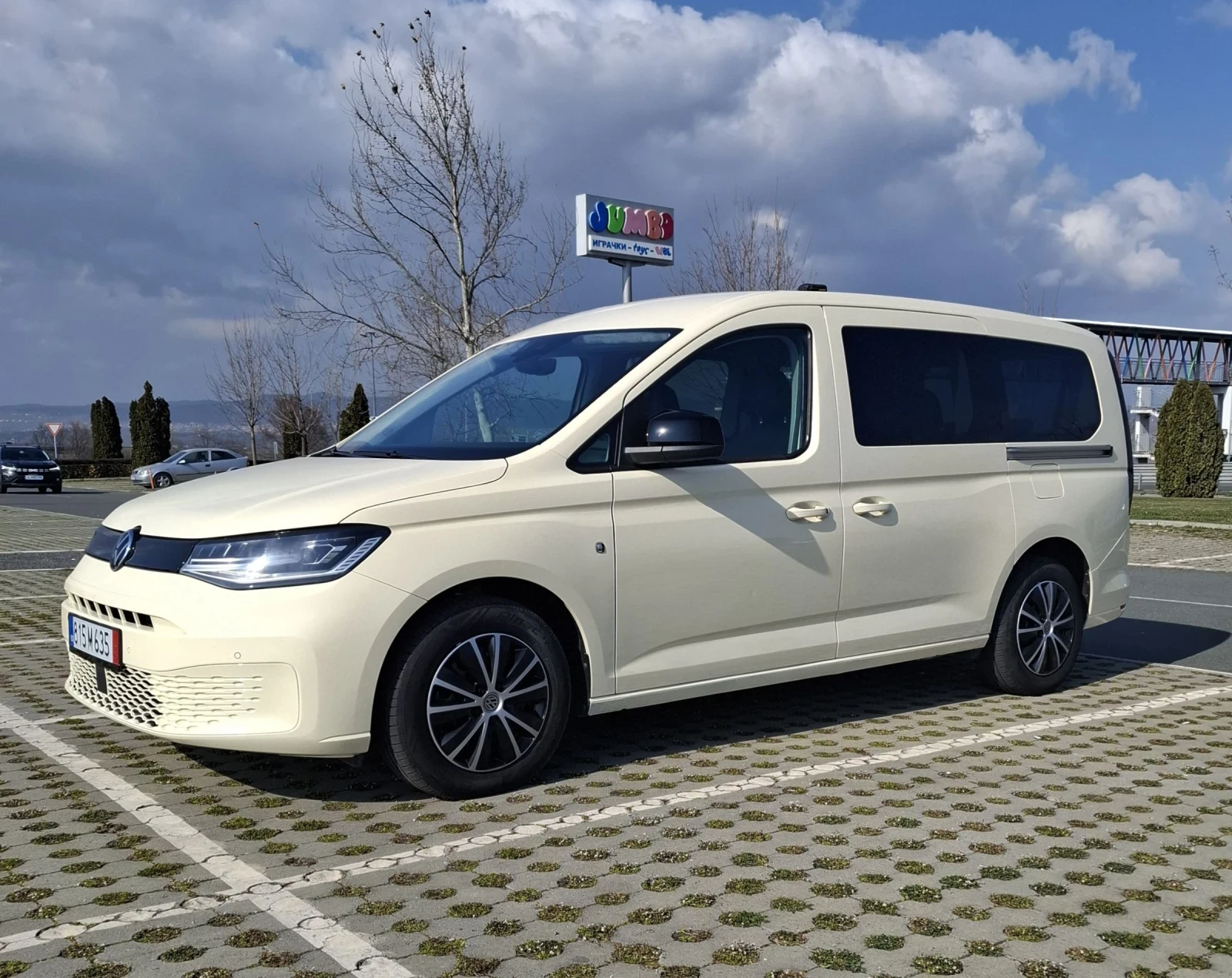 VW Caddy Maxi 2.0 D  7 местна / автомат, снимка 12 - Автомобили и джипове - 54492118