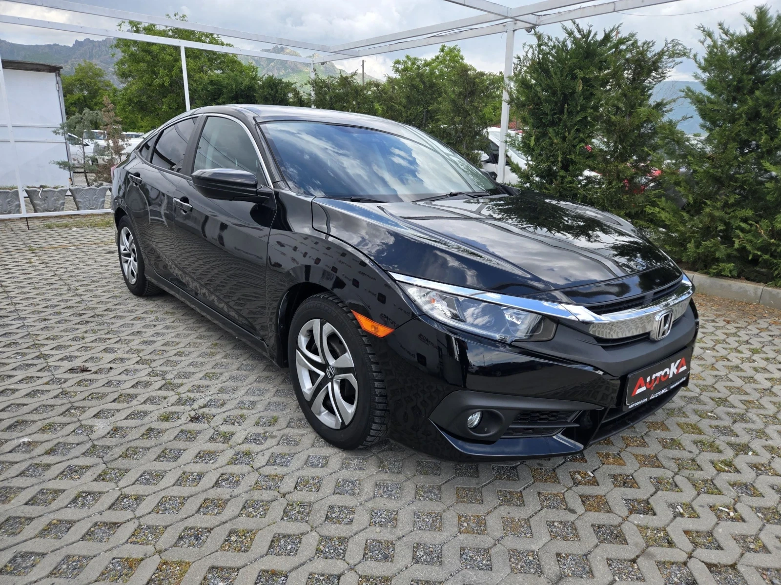Honda Civic 2.0i-160кс= АВТОМАТ= 113.000км= FACE= CAMERA= ПОДГ, снимка 2 - Автомобили и джипове - 54528199