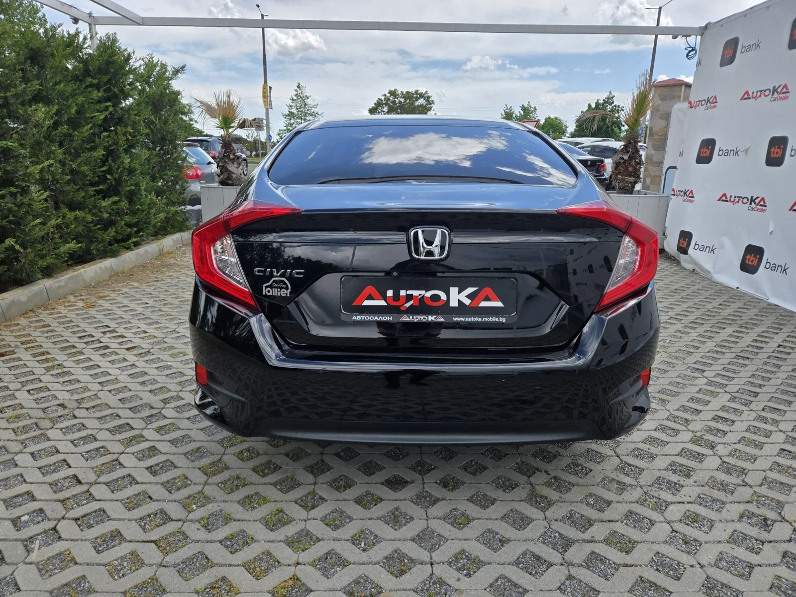 Honda Civic 2.0i-160кс= АВТОМАТ= 113.000км= FACE= CAMERA= ПОДГ, снимка 4 - Автомобили и джипове - 54528199