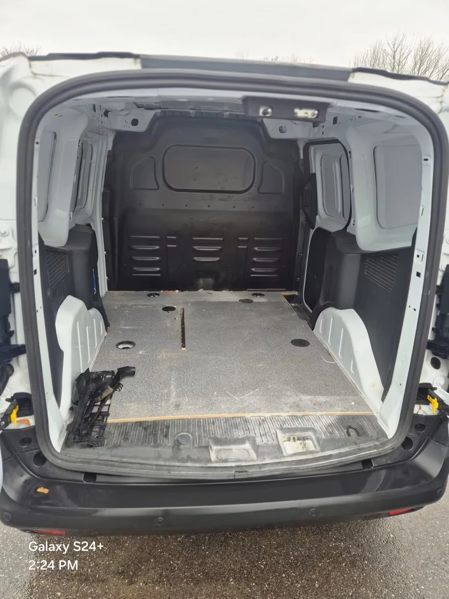 Ford Connect Ford Courier 1.0Turbo Cargo, снимка 9 - Автомобили и джипове - 54704423