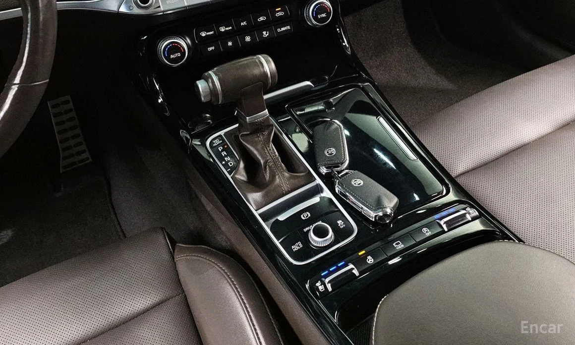 Kia Stinger, снимка 9 - Автомобили и джипове - 54640771