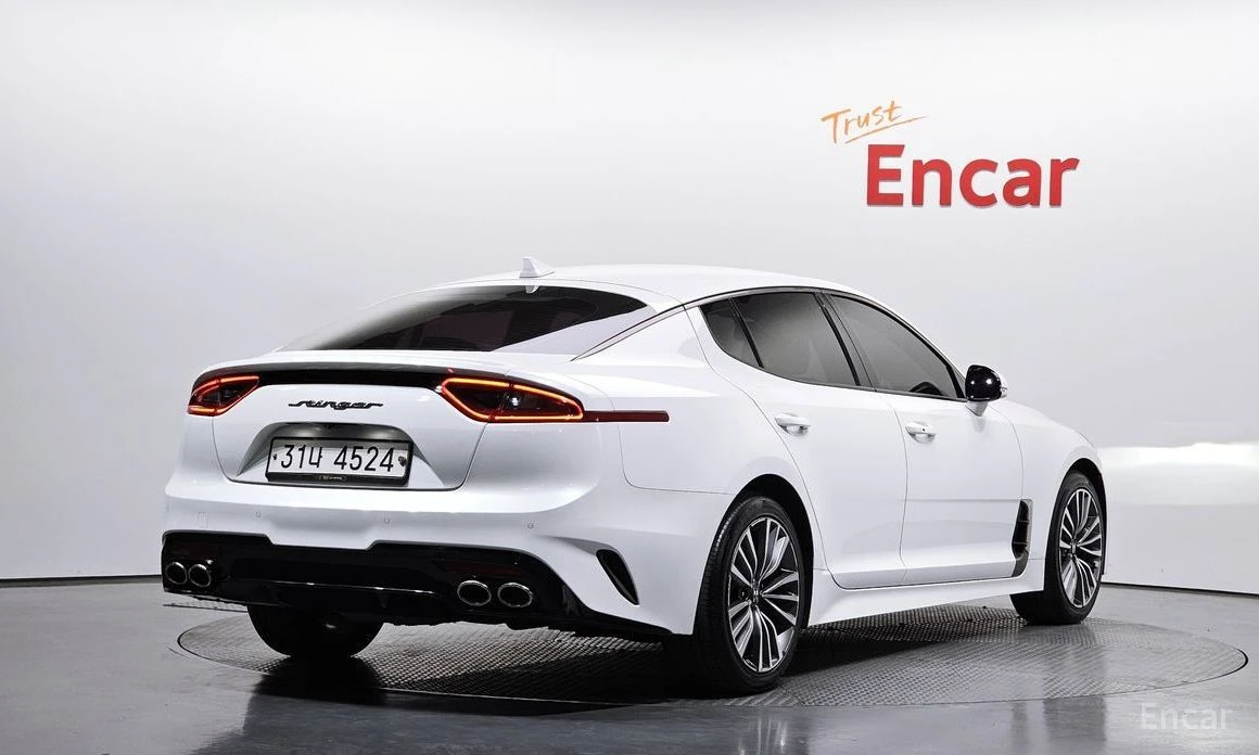 Kia Stinger, снимка 2 - Автомобили и джипове - 54640771