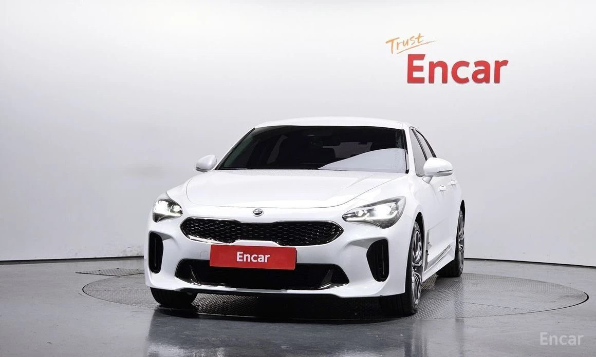 Kia Stinger, снимка 3 - Автомобили и джипове - 54640771