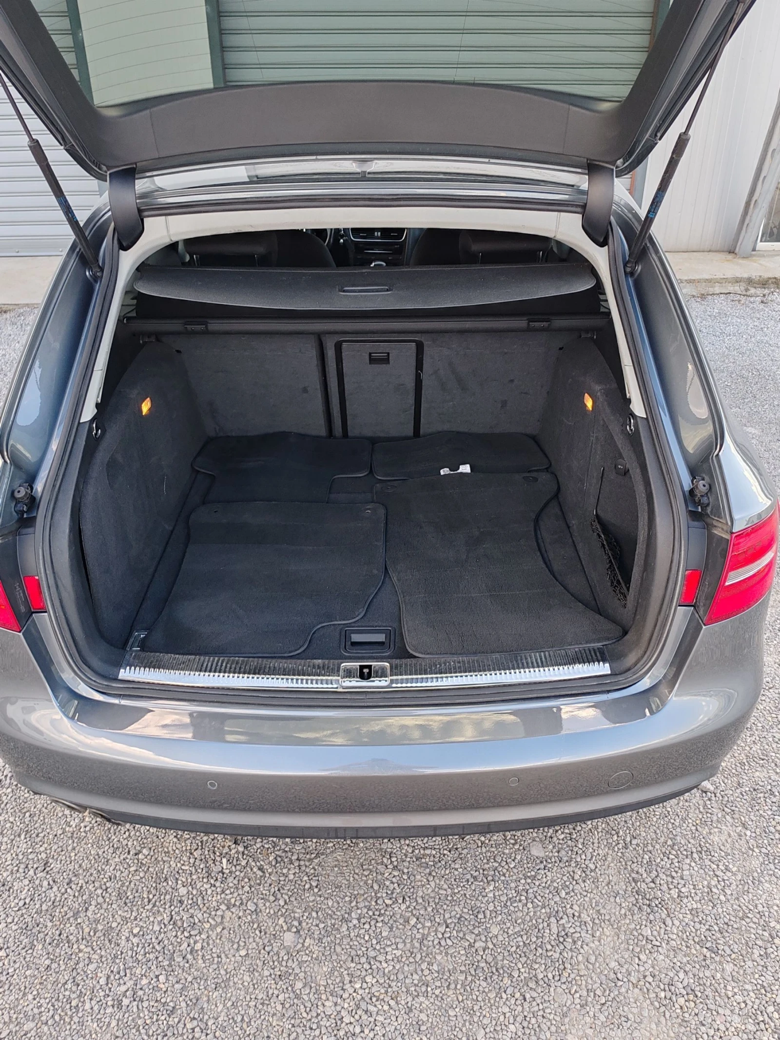 Audi A4 2.0TDI 177kc Navi Xenon, снимка 16 - Автомобили и джипове - 54702656