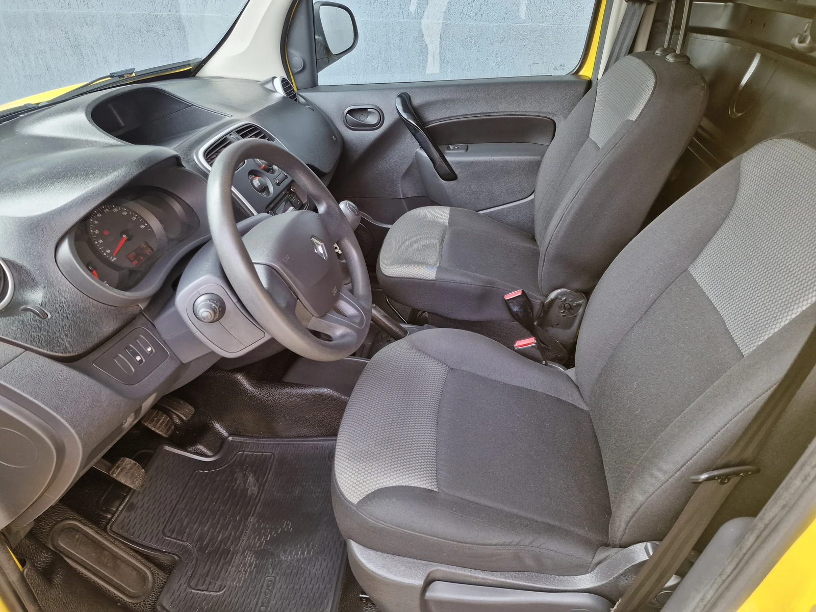 Renault Kangoo 1.5 DCi 78900km, снимка 14 - Автомобили и джипове - 54740450