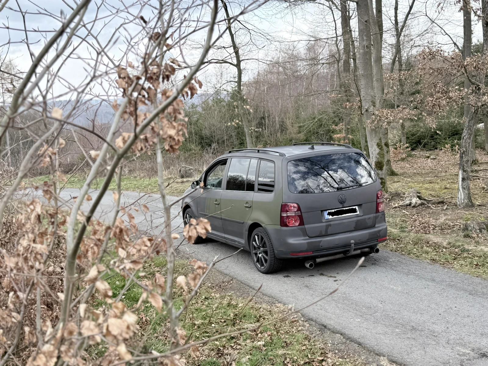 VW Touran 1.9 TDI 7 Местен, снимка 2 - Автомобили и джипове - 54814475