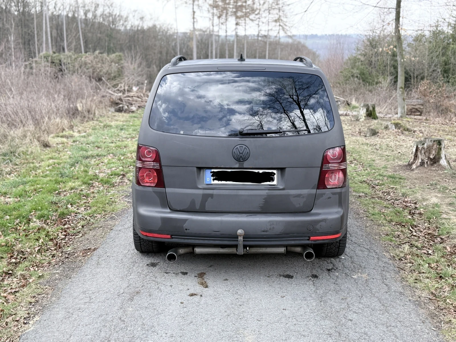 VW Touran 1.9 TDI 7 Местен, снимка 4 - Автомобили и джипове - 54814475