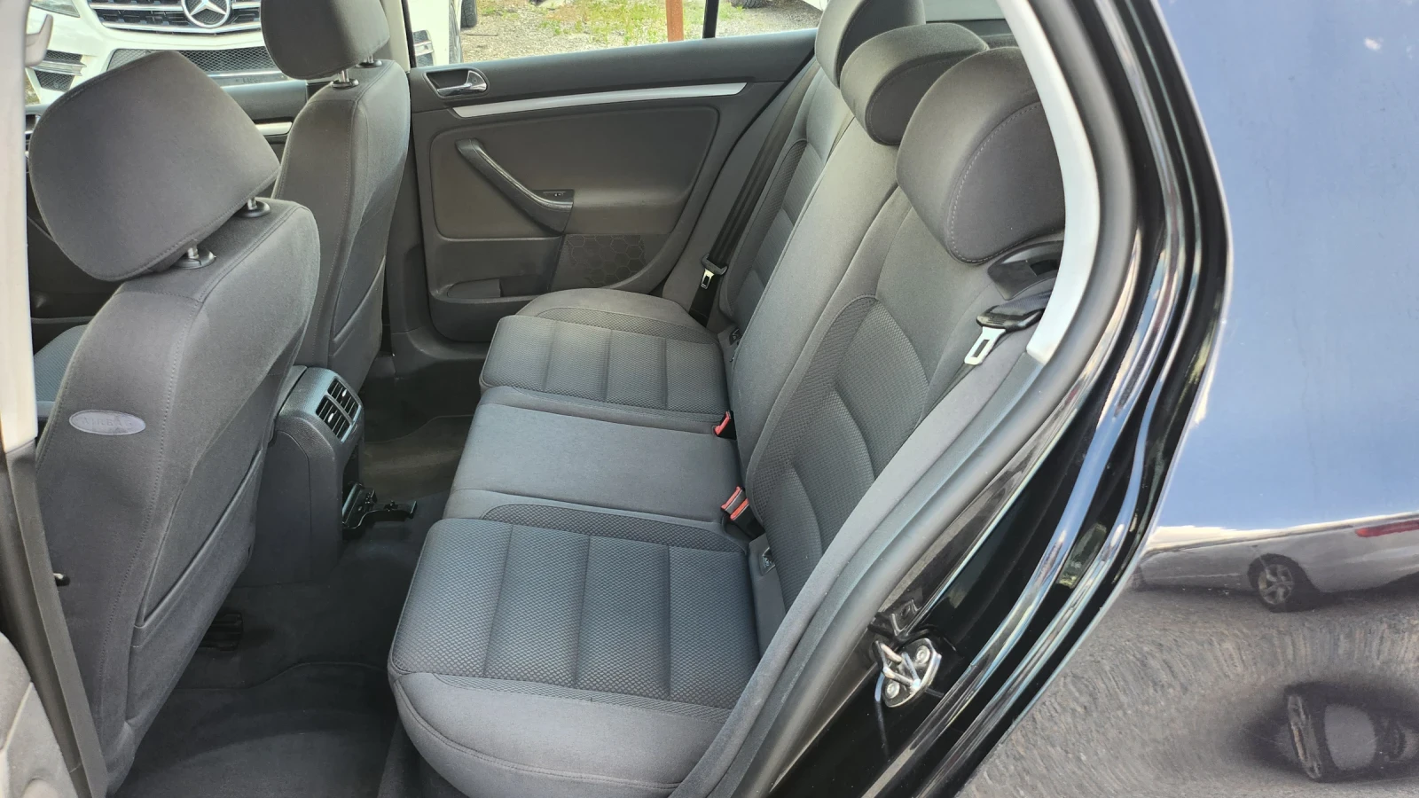 VW Golf 1.9 TDI 105 �.� | Mobile.bg � ����������� 11