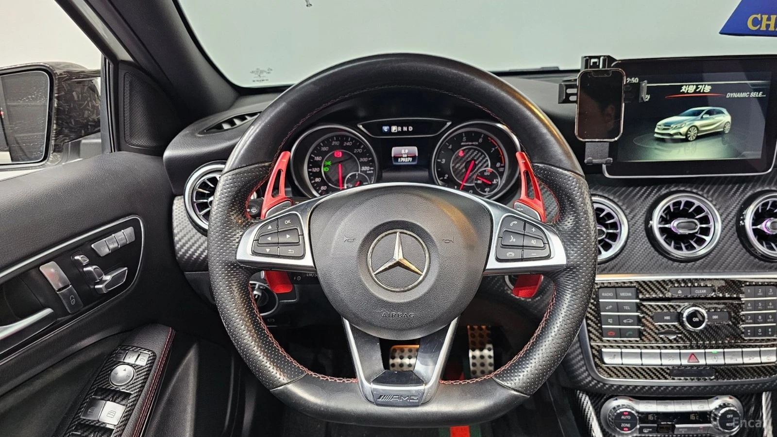 Mercedes-Benz A45 AMG 4MATIC* КОЖА* ПОДГРЕВ* ШИБИДАХ* КАМЕРА* , снимка 12 - Автомобили и джипове - 55449756