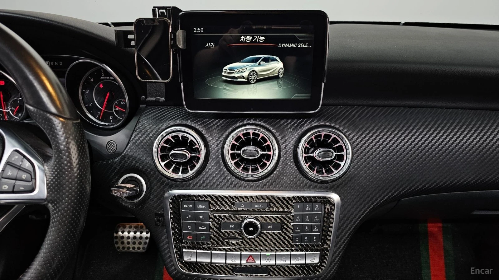 Mercedes-Benz A45 AMG 4MATIC* КОЖА* ПОДГРЕВ* ШИБИДАХ* КАМЕРА* , снимка 13 - Автомобили и джипове - 55449756