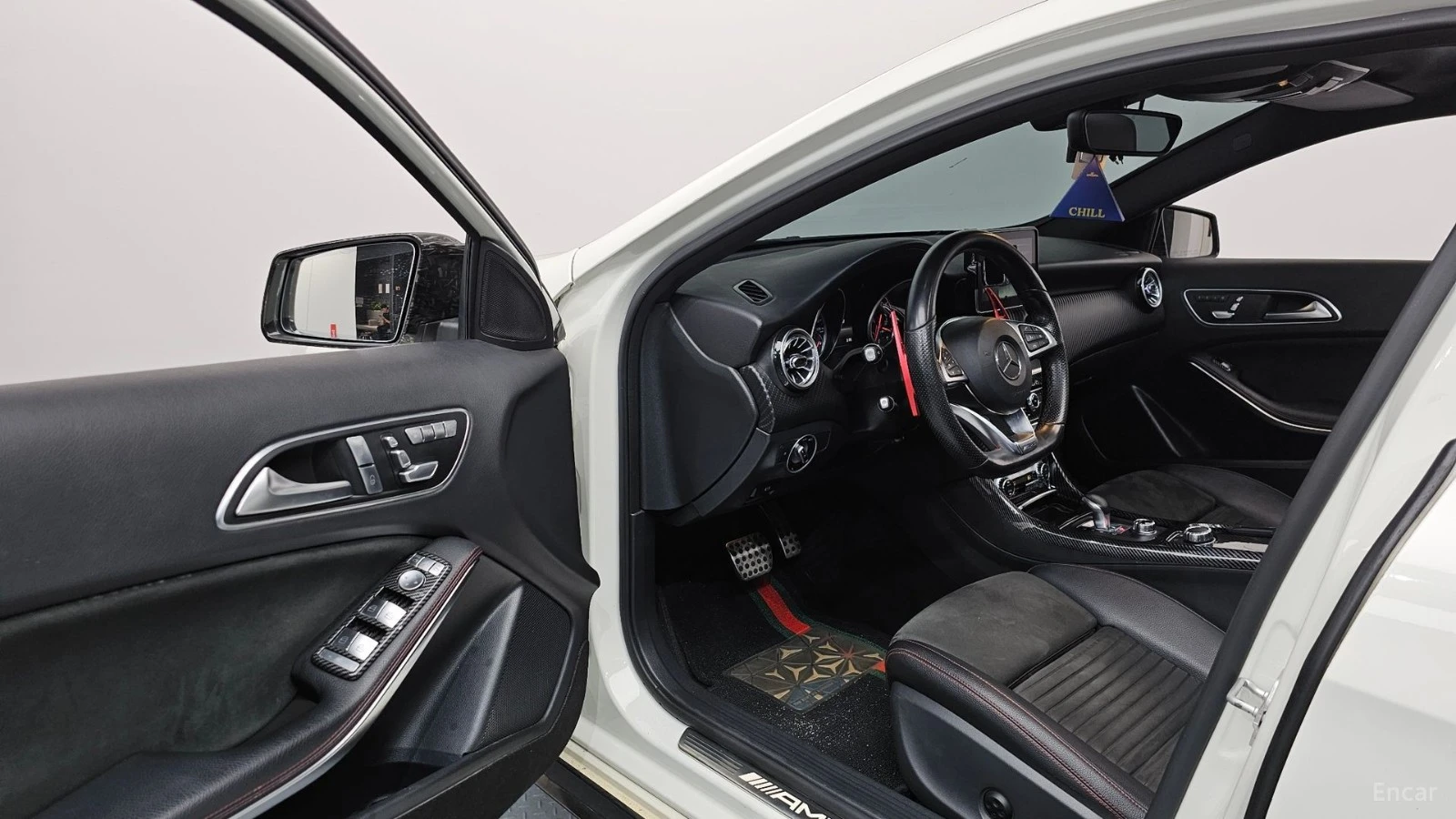 Mercedes-Benz A45 AMG 4MATIC* КОЖА* ПОДГРЕВ* ШИБИДАХ* КАМЕРА* , снимка 10 - Автомобили и джипове - 55449756