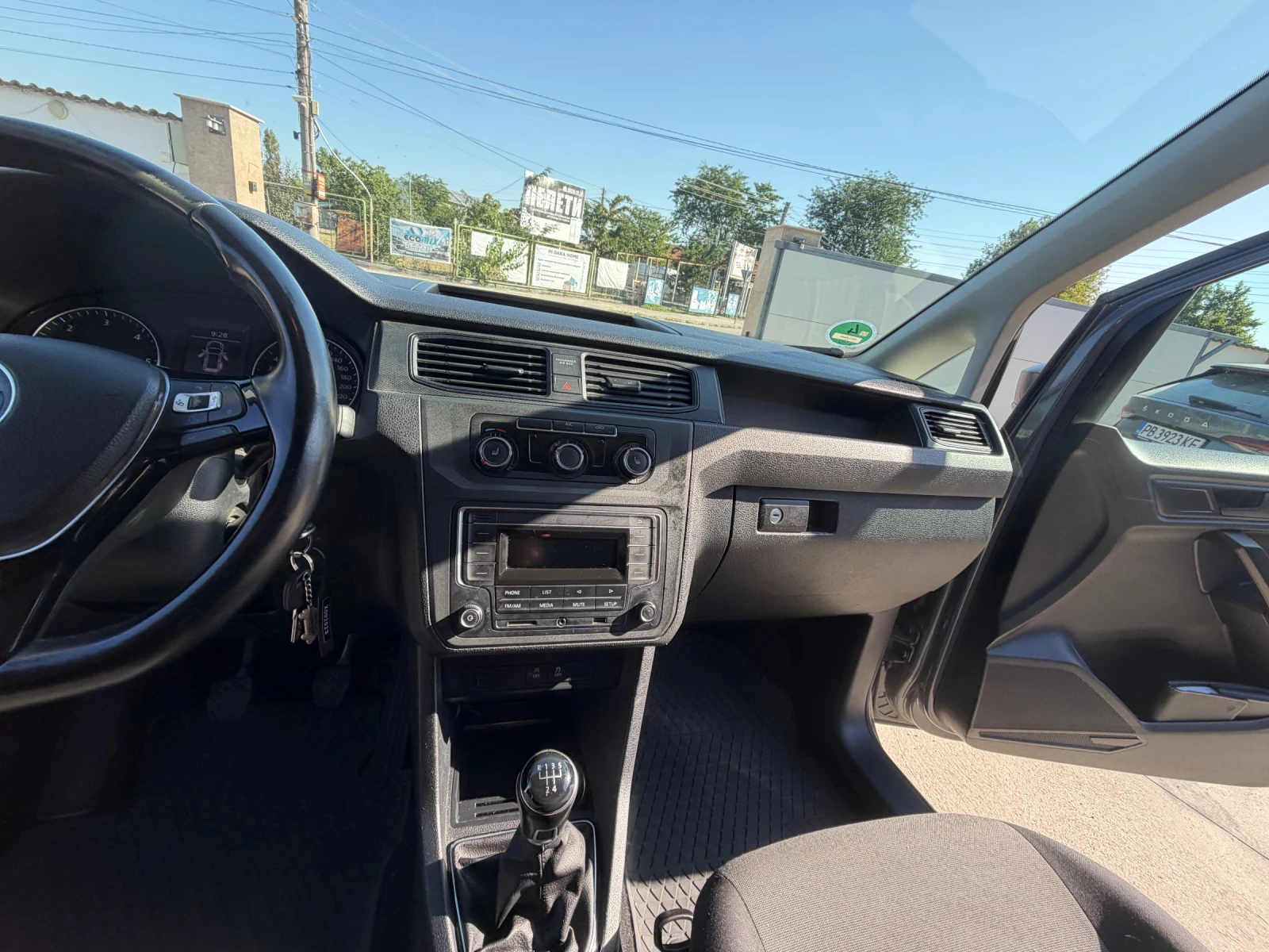 VW Caddy 2.0TDI ЗИМНИ ЛЕТНИ ТОП, снимка 11 - Автомобили и джипове - 55637908