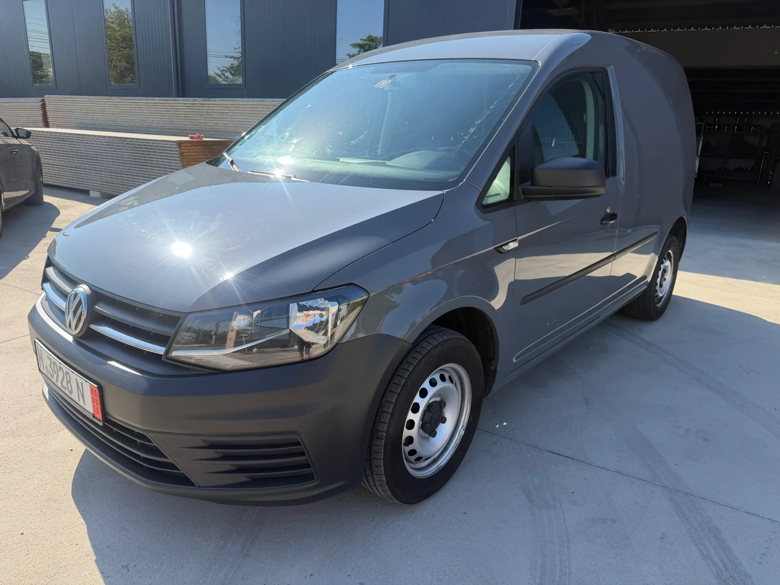 VW Caddy 2.0TDI ЗИМНИ ЛЕТНИ ТОП, снимка 2 - Автомобили и джипове - 55637908