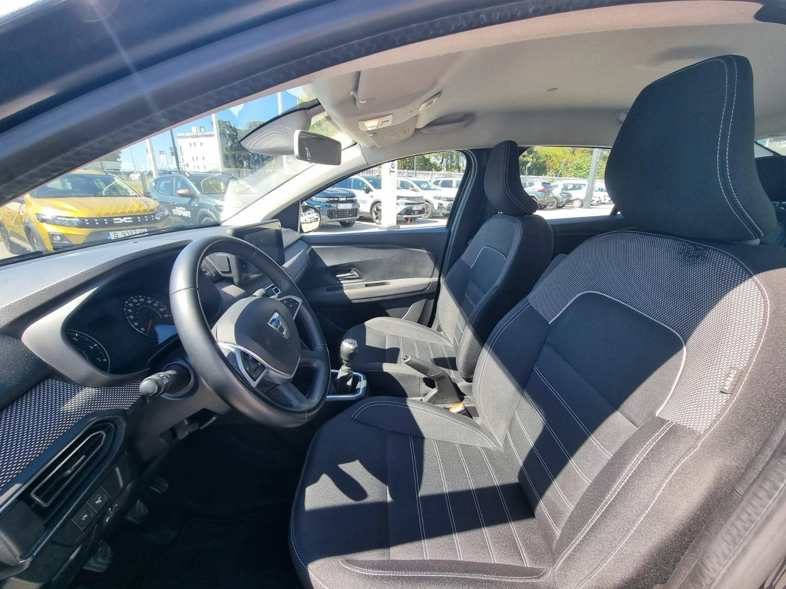Dacia Logan TCe 100 к.с. ECO-G S&S BVM5, снимка 13 - Автомобили и джипове - 55900981