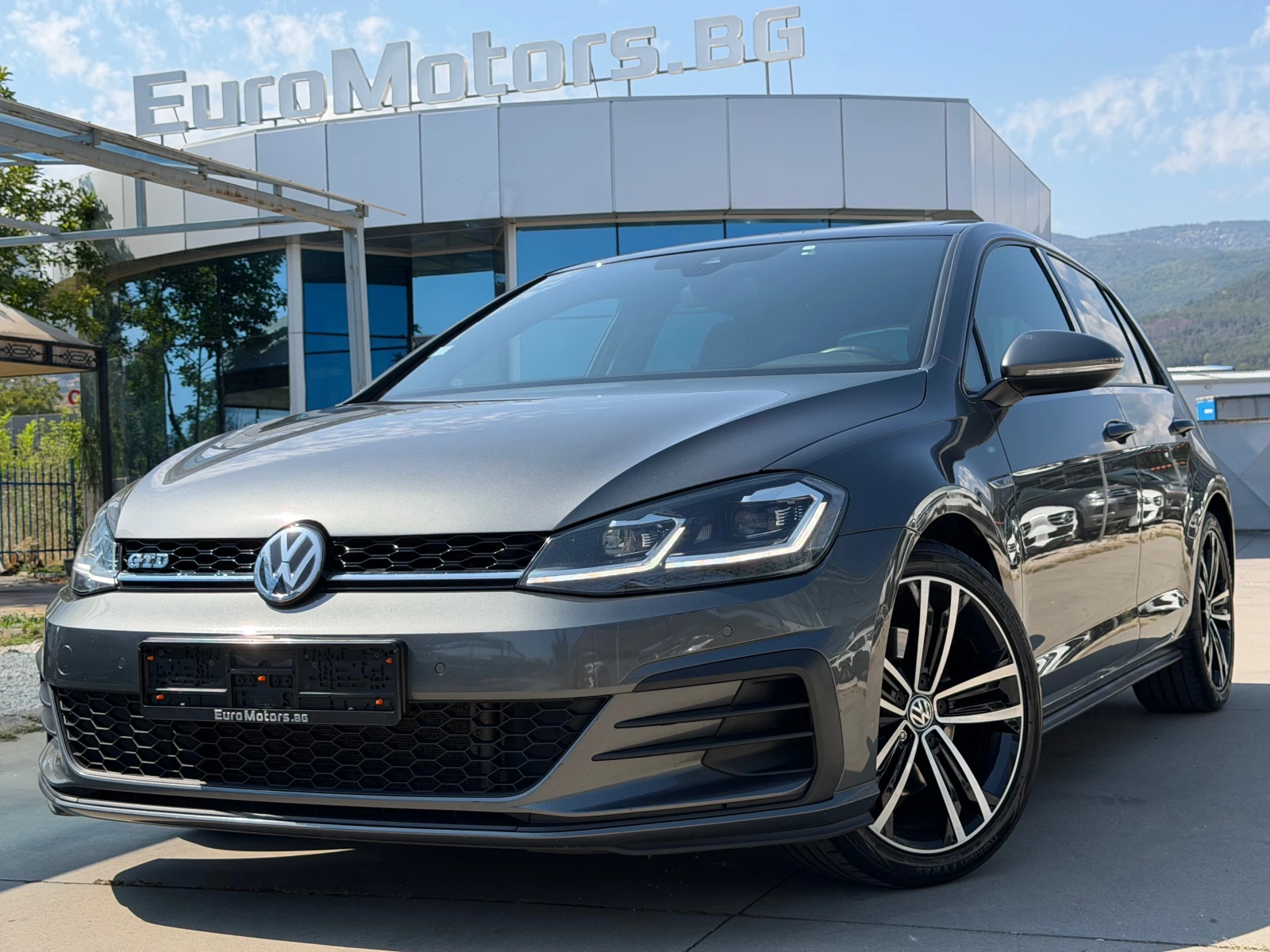 VW Golf 2.0TDI-GTD-185ps, LED, DISTR, PANORAMA, CAMERA, KE