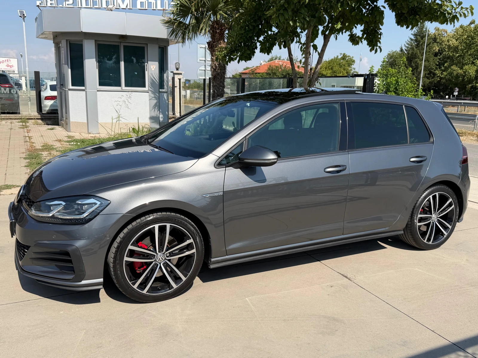VW Golf 2.0TDI-GTD-185ps, LED, DISTR, PANORAMA, CAMERA, KE, снимка 7 - Автомобили и джипове - 55940879