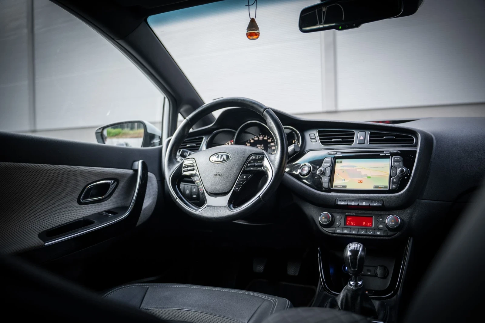 Kia Pro ceed Kia Pro ceed 1.6 GDI 140 к.с. (EURO 5), снимка 8 - Автомобили и джипове - 55945020