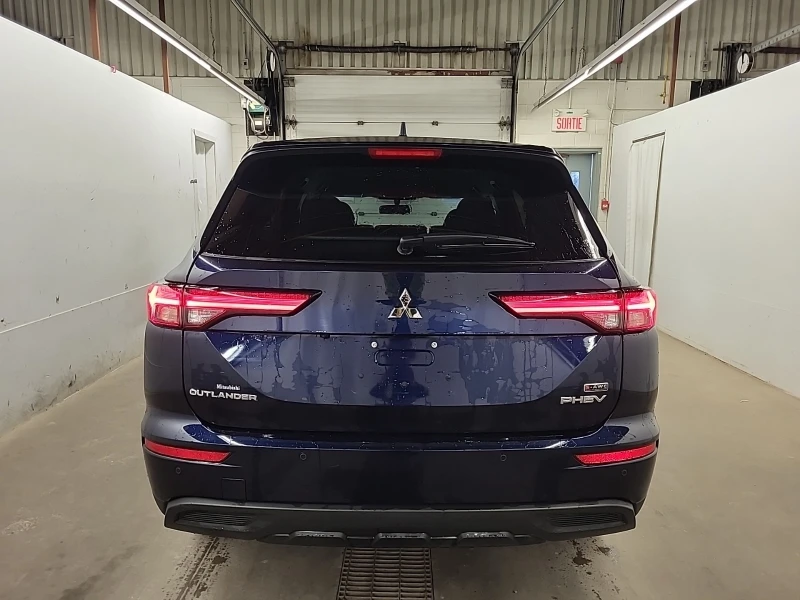 Mitsubishi Outlander ES PLUG-IN HYBRID * * CARFAX * * АВТО КРЕДИТ * * , снимка 5 - Автомобили и джипове - 52817204