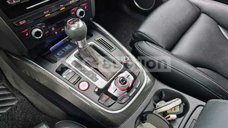 Audi SQ5 ПОДГРЕВ| КАМЕРА| ВКЛЮЧЕН ТЕХНОТЕСТ, снимка 11 - Автомобили и джипове - 54372666