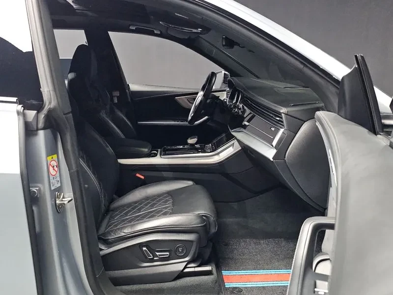 Audi Q8 55 TFSI QUATTRO PREMIUM, снимка 11 - Автомобили и джипове - 54922371