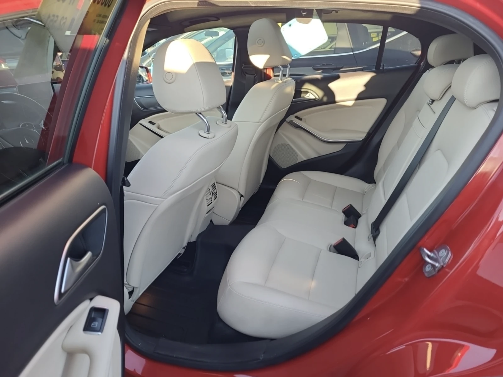 Mercedes-Benz GLA 250 2020 Mercedes-Benz GLA 250 - изображение 8