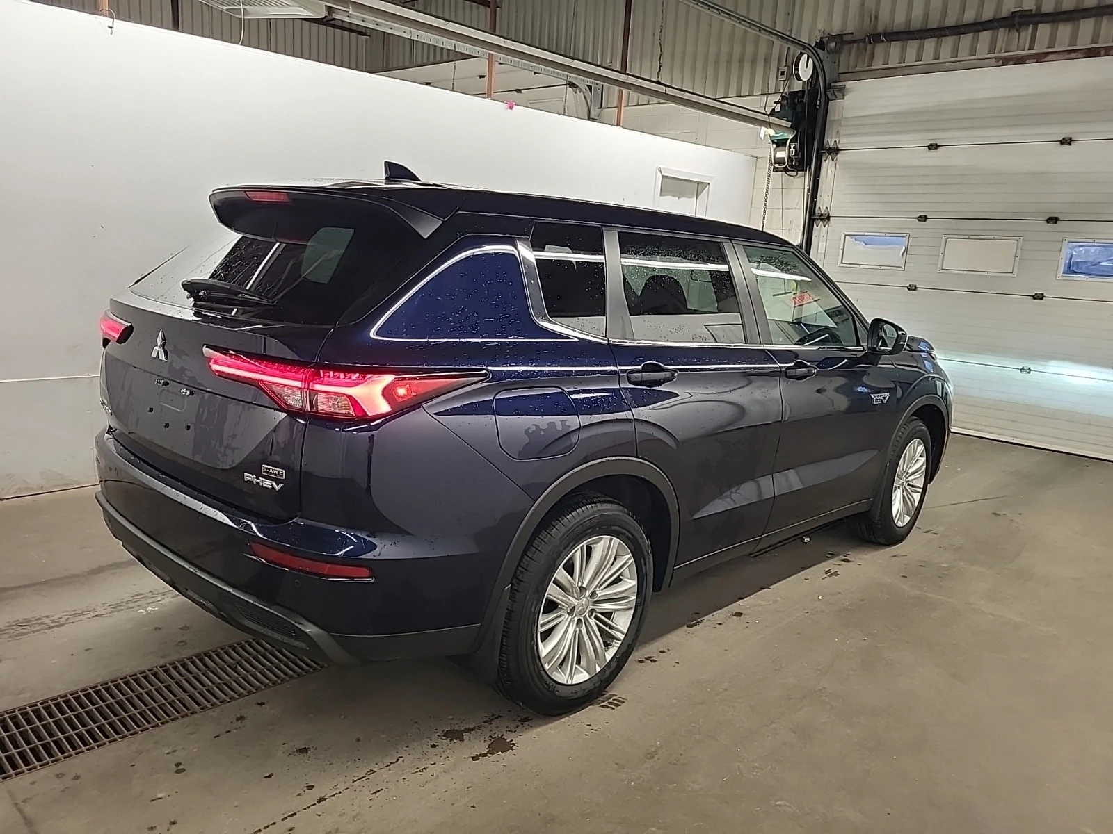 Mitsubishi Outlander ES PLUG-IN HYBRID * * CARFAX * * ���� ������ * *  | Mobile.bg � ����������� 4