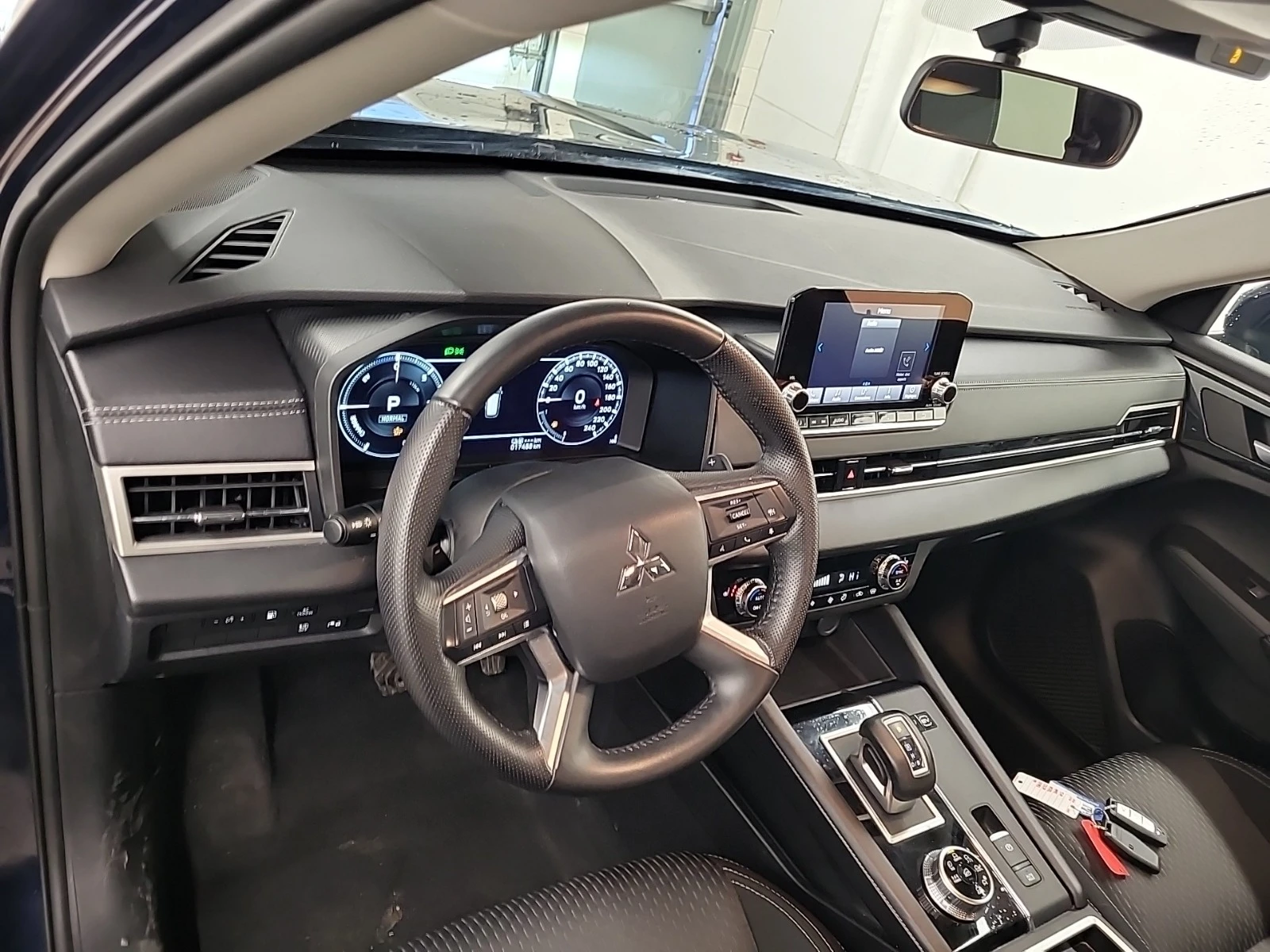 Mitsubishi Outlander ES PLUG-IN HYBRID * * CARFAX * * ���� ������ * *  | Mobile.bg � ����������� 8