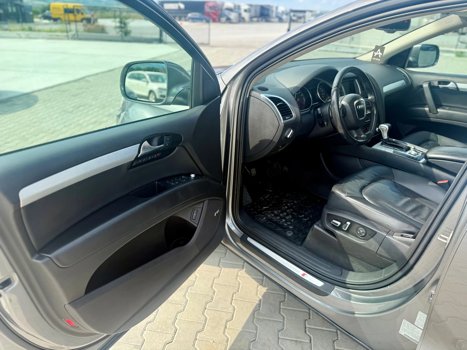 Audi Q7 3.6 i+ gaz Собствен лизинг, снимка 11 - Автомобили и джипове - 55044352
