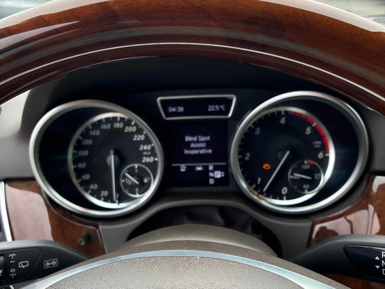 Mercedes-Benz ML 350 * BlueTEC * CARFAX * ОПЦИЯ ЗА ФИНАНСИРАНЕ, снимка 8 - Автомобили и джипове - 56025132