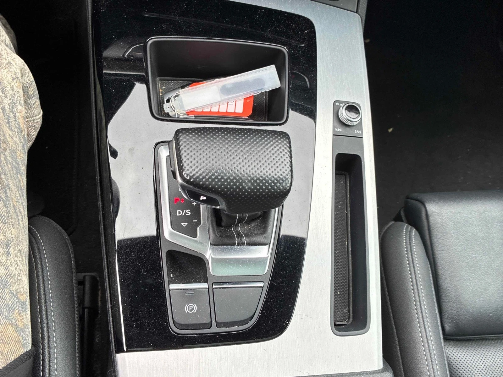 Audi Q5 Панорама * 360  камери * АвтоКредит (ЦЕНА ДО БГ), снимка 14 - Автомобили и джипове - 56436066