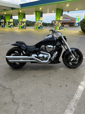 ������ Suzuki Boulevard