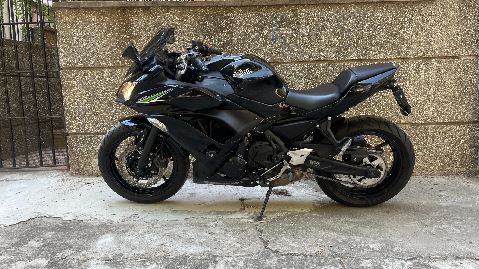 Kawasaki Ninja 650 ABS AKRAPOVIC, снимка 3 - Мотоциклети и мототехника - 56140001