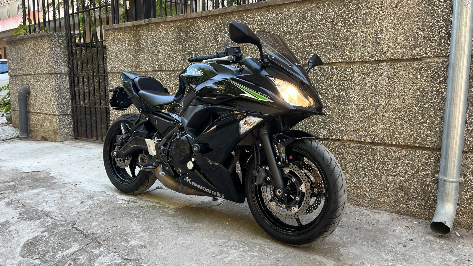 Kawasaki Ninja 650 ABS AKRAPOVIC
