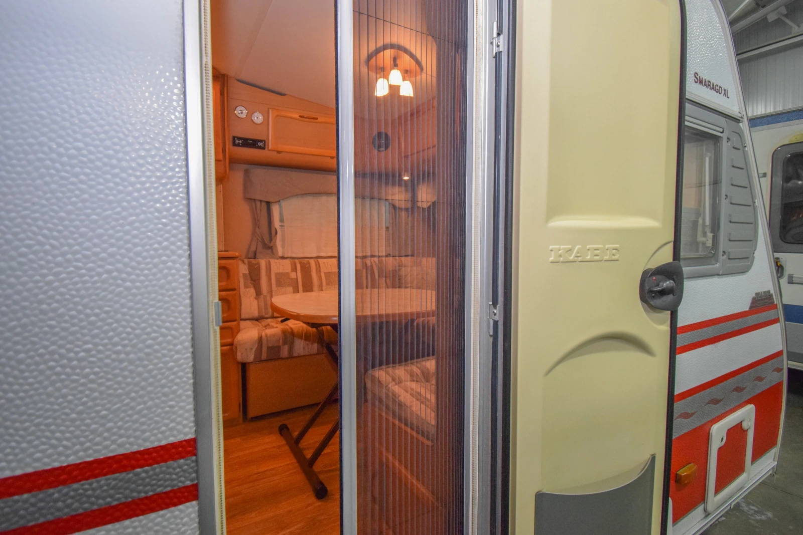 Каравана Kabe Smaragd XL 520, снимка 6 - Каравани и кемпери - 54647632
