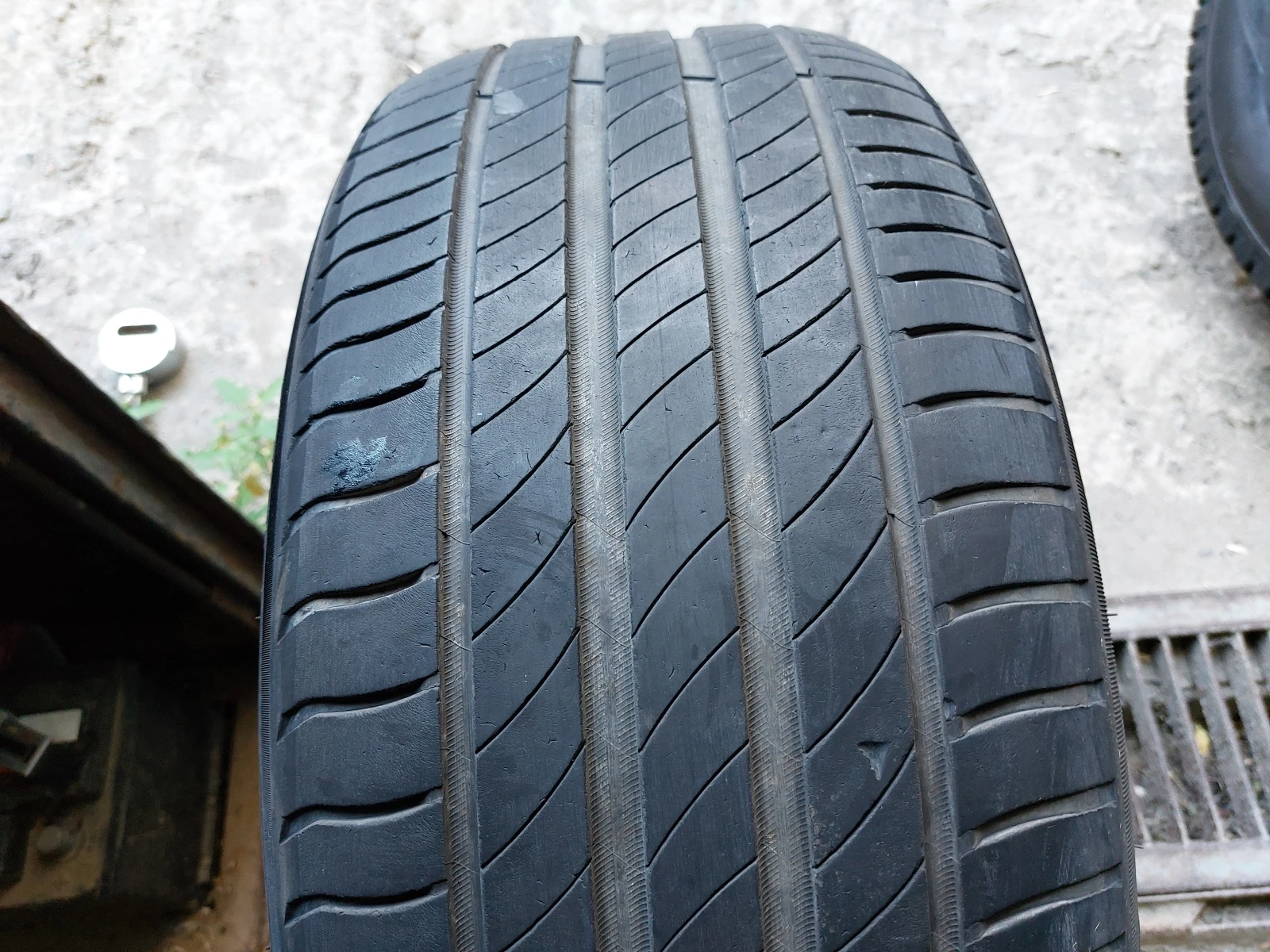 ���� 235/45R18 | Mobile.bg � ����������� 1