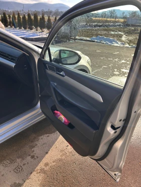VW Passat Сервизна история във VW, ново DSG - 12800 € / 25034.62 лв. - 31784614 10