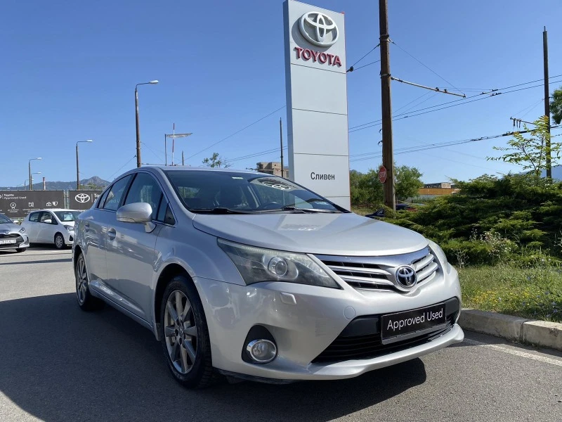 Toyota Avensis 2.2 D Executive, снимка 1 - Автомобили и джипове - 46428171