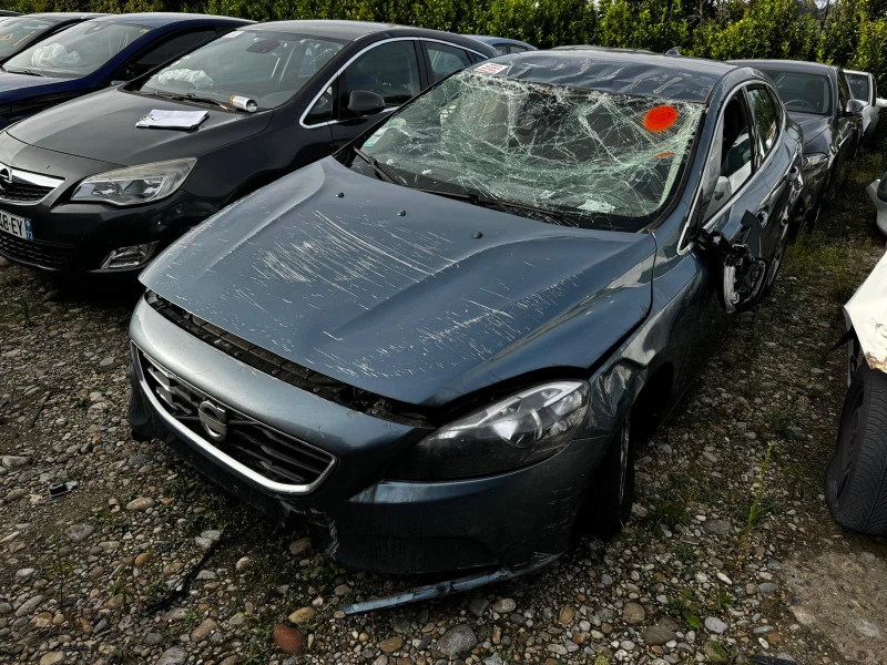 Volvo V40 1.6td, снимка 2 - Автомобили и джипове - 47455541