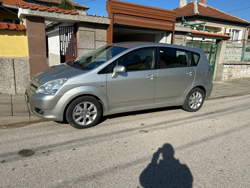 Toyota Corolla verso 2, 0 116кс. D4D NAVI, Tv, снимка 2 - Автомобили и джипове - 48000143