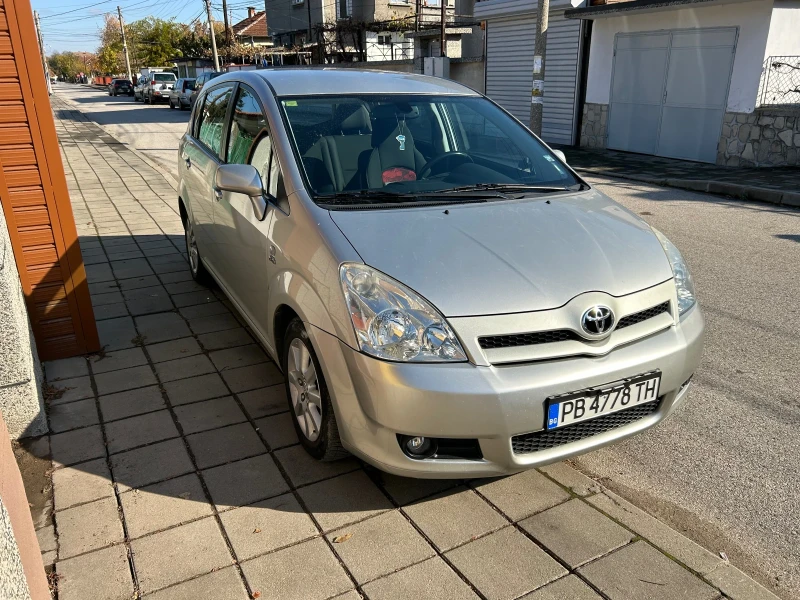 Toyota Corolla verso 2, 0 116кс. D4D NAVI, Tv, снимка 3 - Автомобили и джипове - 48000143