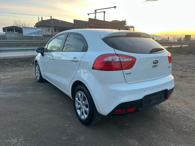 Kia Rio 1.1 CRDI, снимка 5 - Автомобили и джипове - 48926799