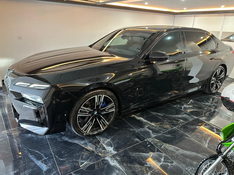 BMW 740 d xDrive M-Sport paket, снимка 2 - Автомобили и джипове - 49194128
