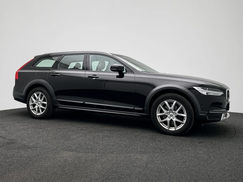 Volvo V90 Cross Country D4, снимка 4 - Автомобили и джипове - 49428758