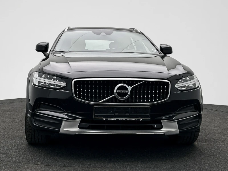 Volvo V90 Cross Country D4, снимка 9 - Автомобили и джипове - 49428758