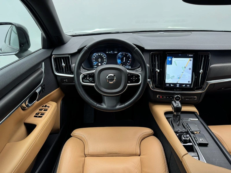 Volvo V90 Cross Country D4, снимка 6 - Автомобили и джипове - 49428758