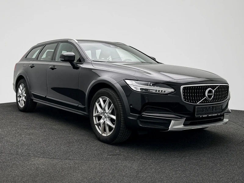 Volvo V90 Cross Country D4, снимка 1 - Автомобили и джипове - 49428758