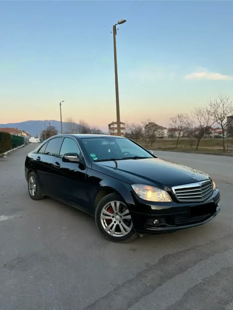 Mercedes-Benz C 220, снимка 1 - Автомобили и джипове - 49596634