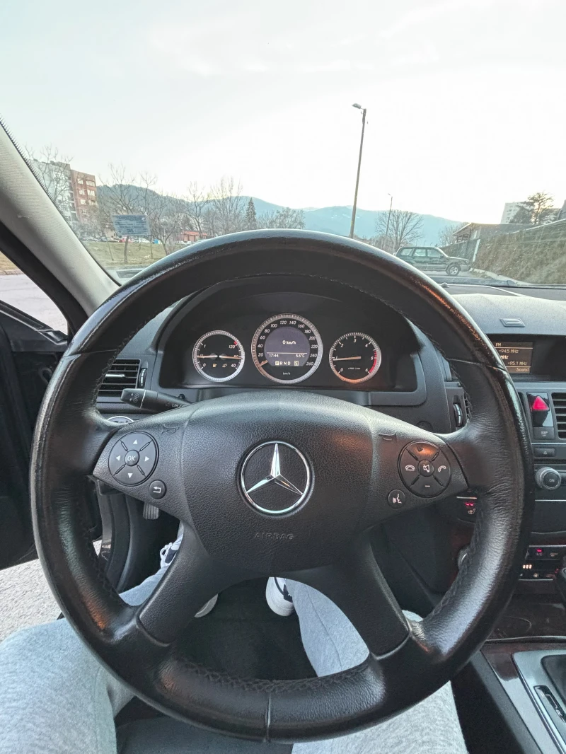 Mercedes-Benz C 220, снимка 4 - Автомобили и джипове - 49596634