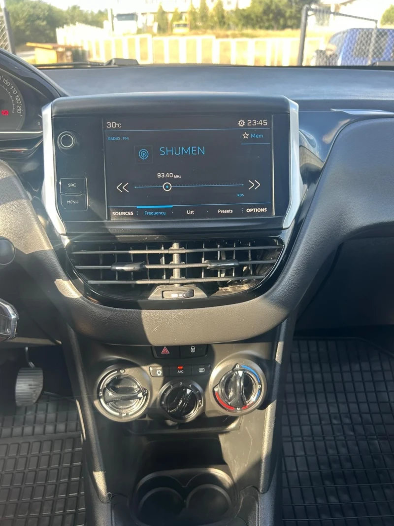 Peugeot 208 1.2, снимка 6 - Автомобили и джипове - 50775320