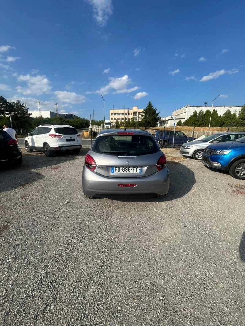 Peugeot 208 1.2, снимка 4 - Автомобили и джипове - 50775320